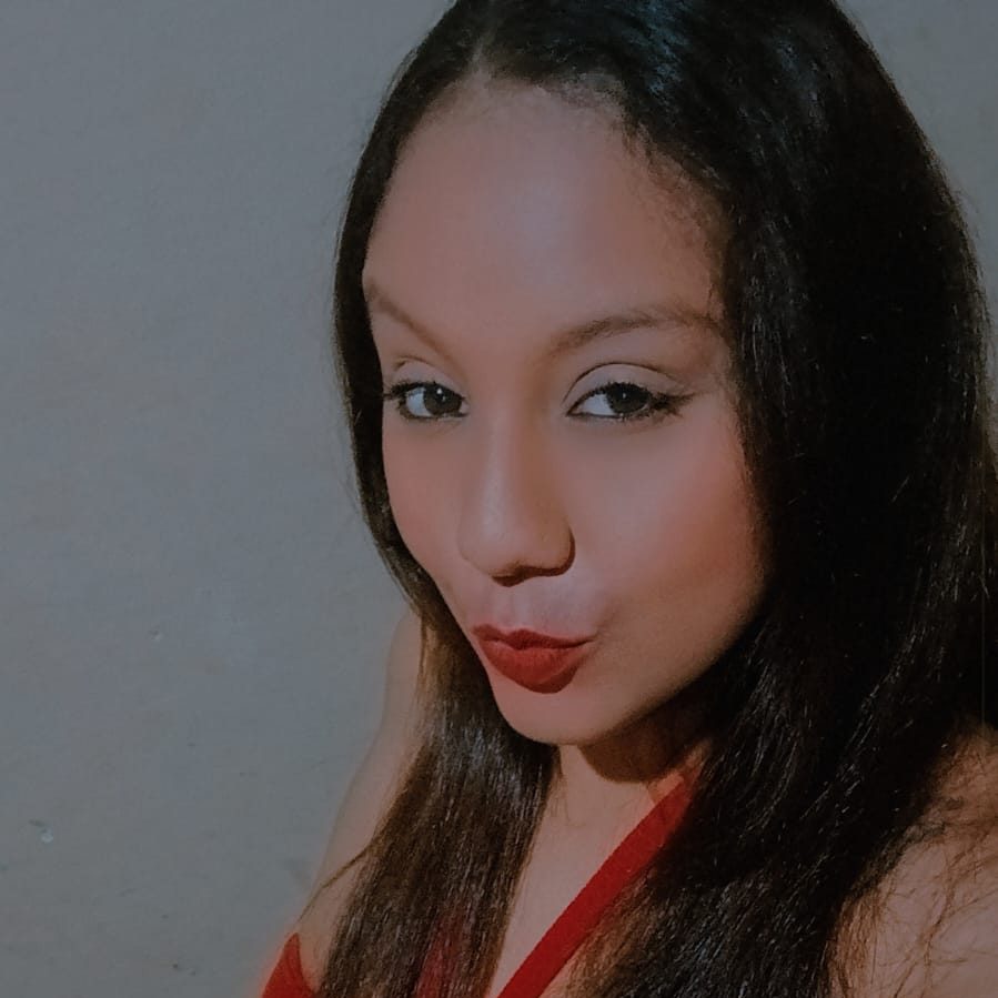Caroline Damasio, acompanhante em Andradas
